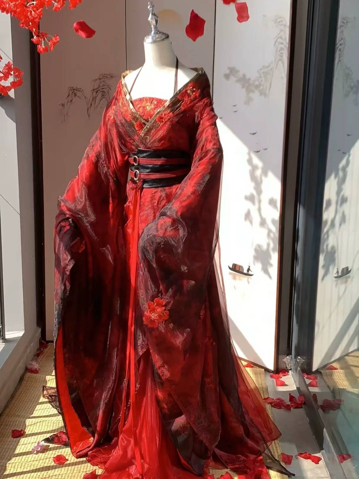 새로운 다투라 레드 한푸 여성 고대 스타일 중공업 자수 - Embroidery Cotton 리뷰 및 가격
